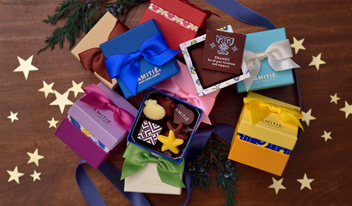 大好きな友達や恋人に贈る、カラフルな小箱とメッセージ