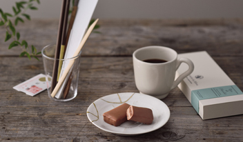 欠けた器を美しく生まれ変わらせる「金継ぎ」