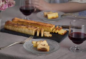 一緒に過ごす時間が何よりの贈り物。チーズケーキと一緒に気持ちもシェアしよう