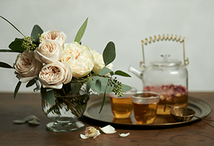 見て、かいで、味わって。心ゆくまで味わうバラの季節