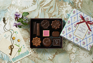 花の形のチョコレートを詰めた、ときめきの小箱「コフレ」