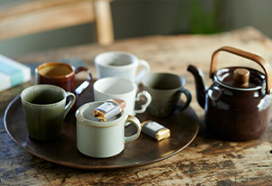 少しずつ買い集めた、店主お気に入りのマグカップたち