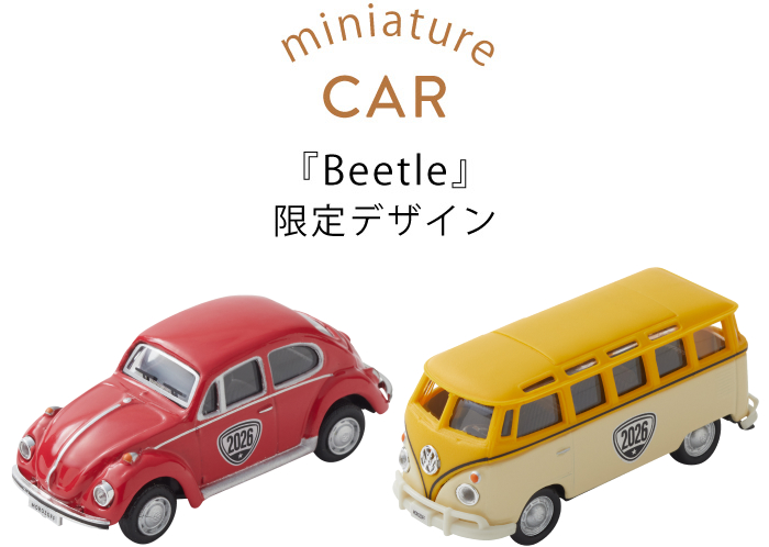 レッドのビートルミニカー、クリームのバスミニカー